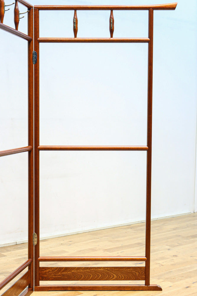 穏やかな色彩で風情溢れるフック付きの衣桁　DC8909