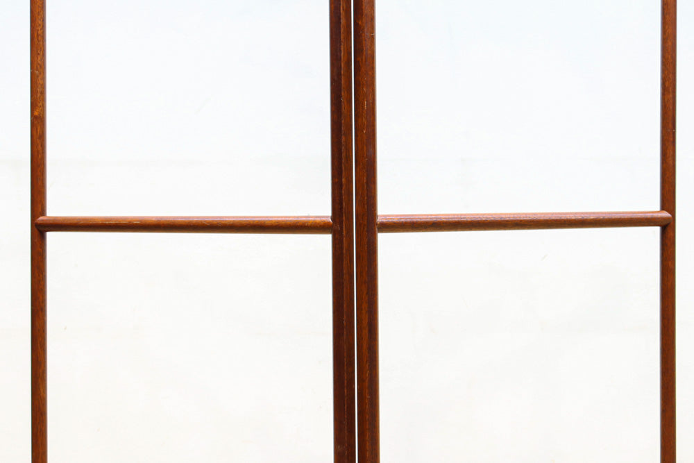 穏やかな色彩で風情溢れるフック付きの衣桁　DC8909