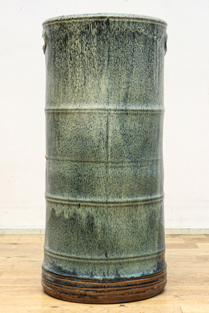 ガーデニングなどの花器にされても素敵な陶器製立ち火鉢　DC8910