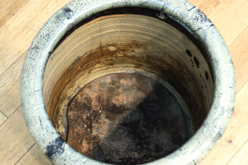 ガーデニングなどの花器にされても素敵な陶器製立ち火鉢　DC8910