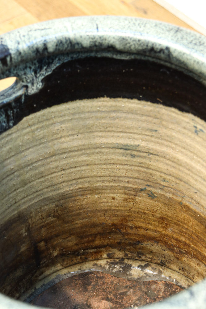 ガーデニングなどの花器にされても素敵な陶器製立ち火鉢　DC8910