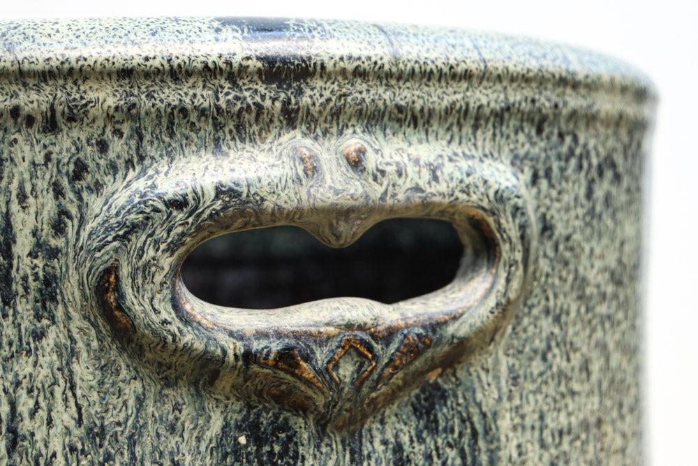 ガーデニングなどの花器にされても素敵な陶器製立ち火鉢　DC8910