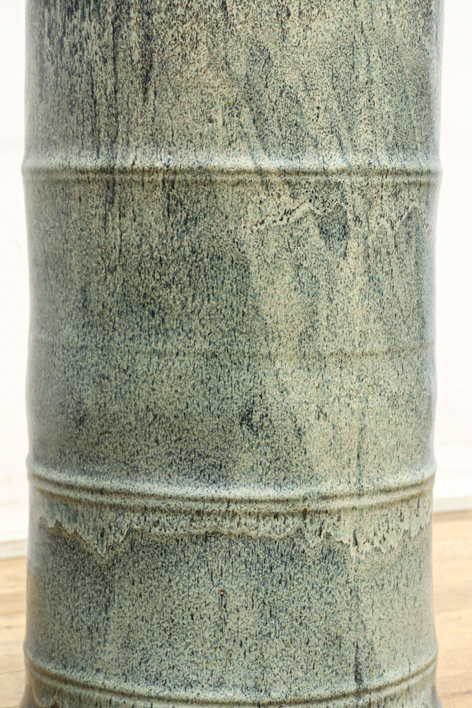 ガーデニングなどの花器にされても素敵な陶器製立ち火鉢　DC8910