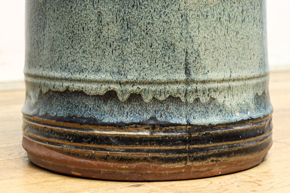 ガーデニングなどの花器にされても素敵な陶器製立ち火鉢　DC8910