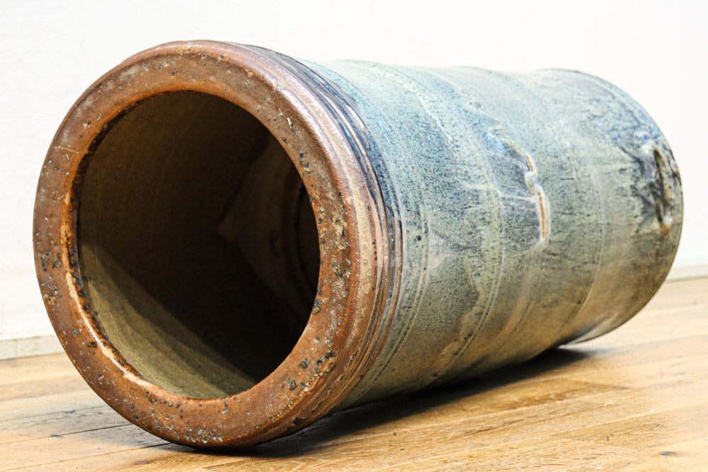 ガーデニングなどの花器にされても素敵な陶器製立ち火鉢　DC8910