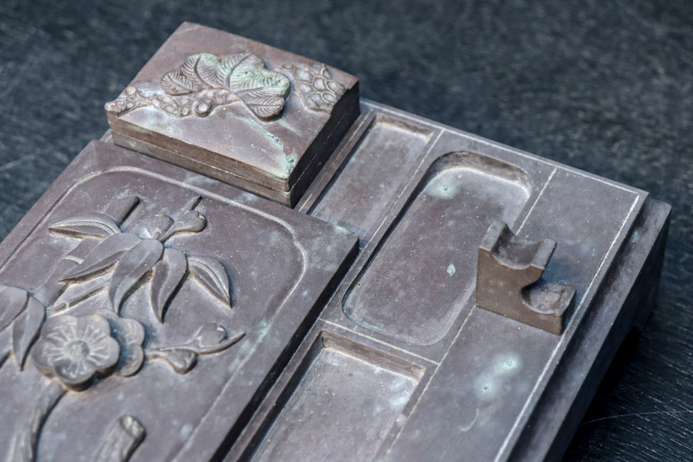 Antique tool (Inkstone integrated with stand) DC8913
