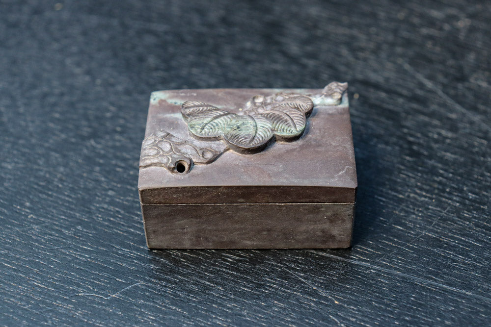 Antique tool (Inkstone integrated with stand) DC8913
