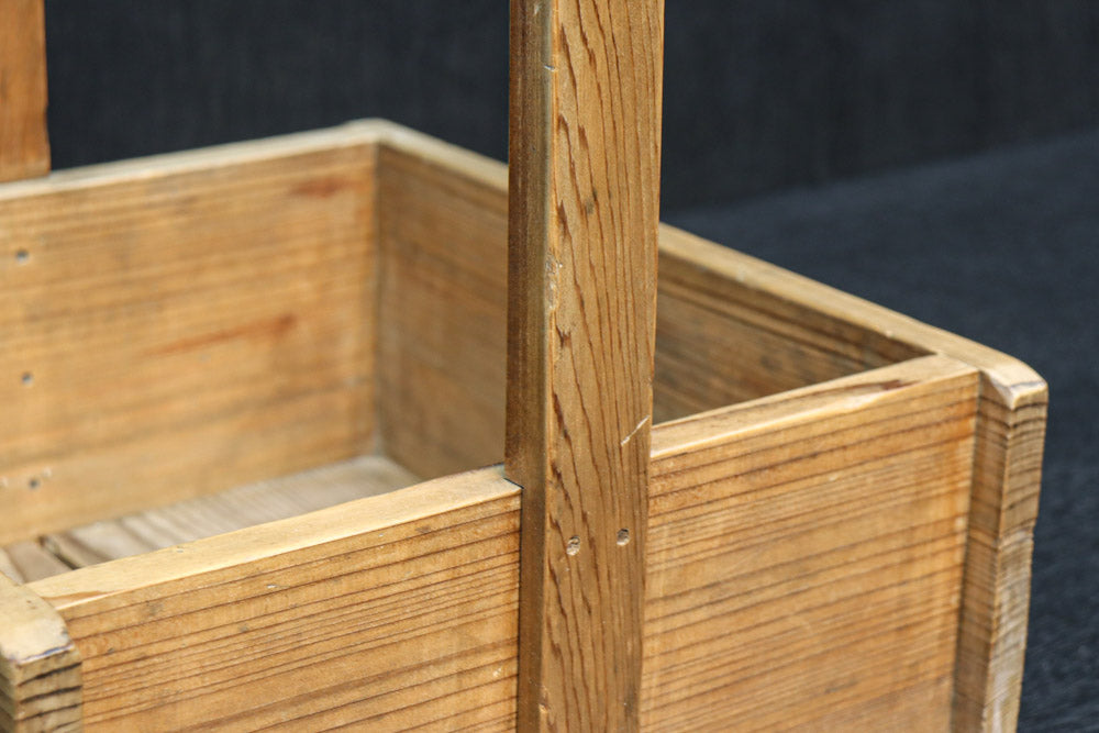 穏やかな杢目で上品な面持ちの炭入れ　DC8914