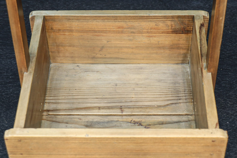 穏やかな杢目で上品な面持ちの炭入れ　DC8914