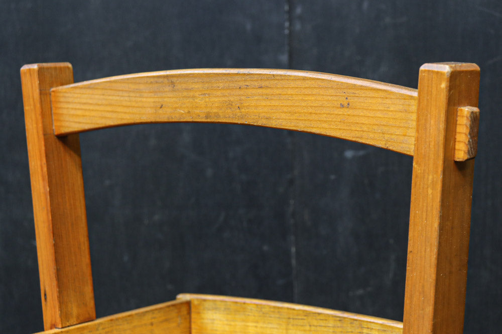 温かみのある木地色の持ち手付き炭入れ　DC8915