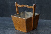 味わい深い風合いの持ち手付き炭入れ　DC8916