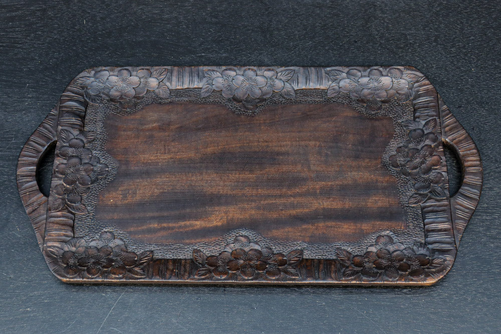 軽井沢彫の桜彫刻が華を添える角盆　DC8920