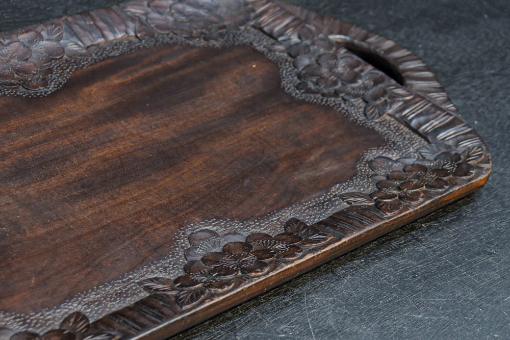 軽井沢彫の桜彫刻が華を添える角盆　DC8920