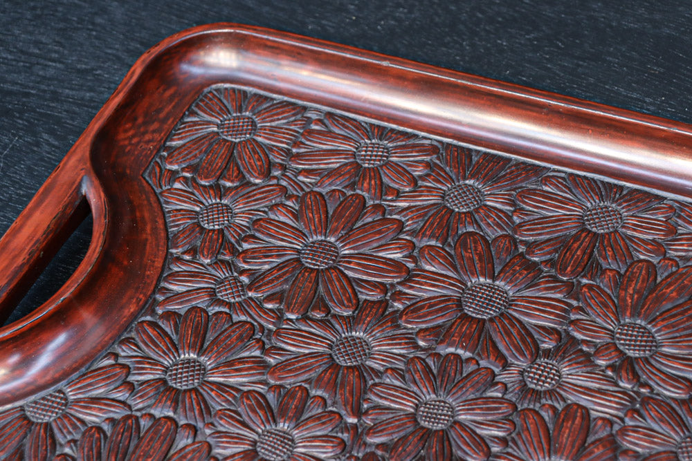 花模様を散りばめた風合い溢れる鎌倉彫の長手盆　DC8921