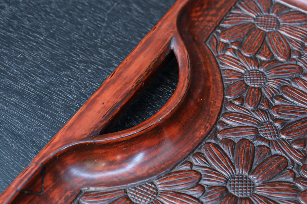 花模様を散りばめた風合い溢れる鎌倉彫の長手盆　DC8921