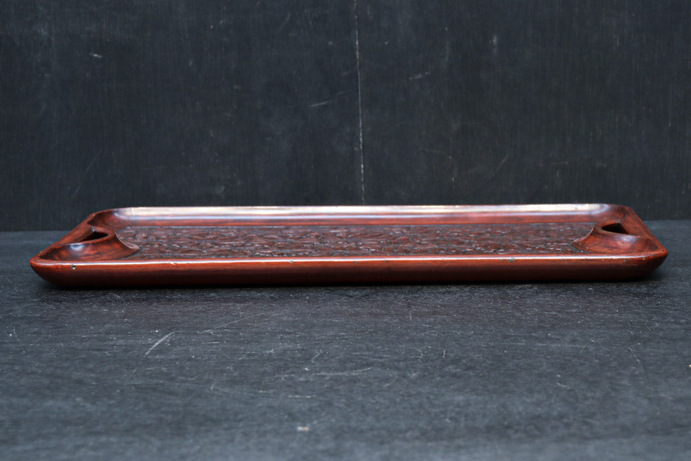 花模様を散りばめた風合い溢れる鎌倉彫の長手盆　DC8921