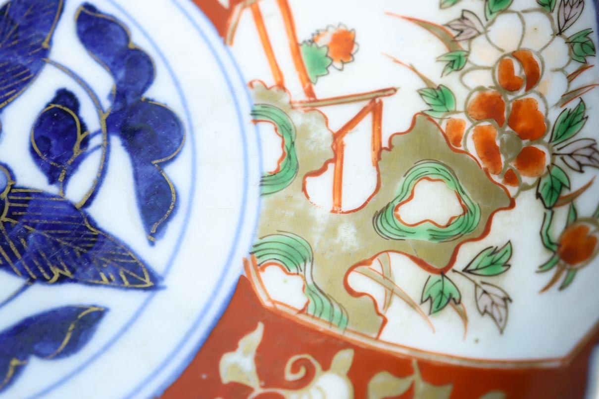 鮮やかな色彩で花柄模様を華やかに描いた古伊万里の中皿 DC8931 在庫3