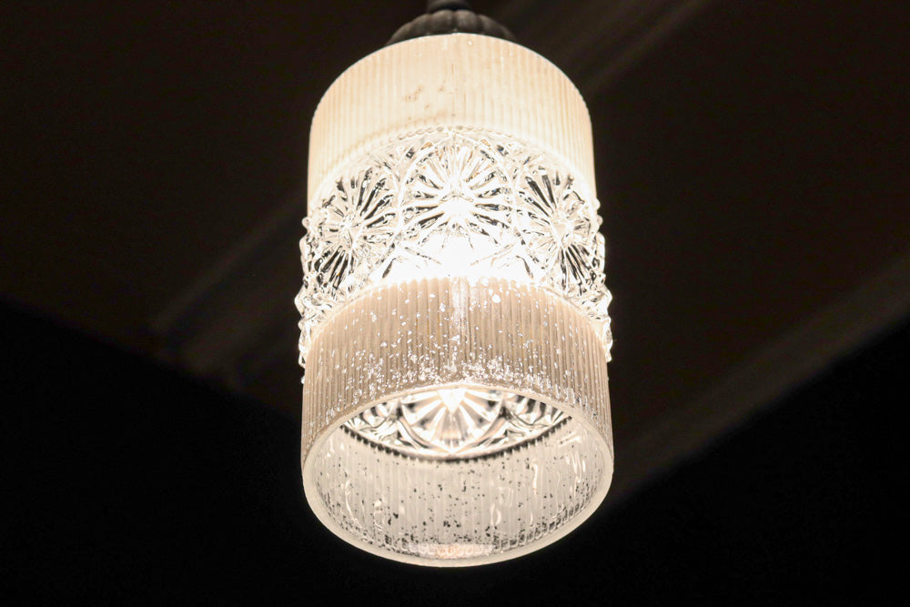 昭和レトロ!! 煌びやかなプレスガラス装飾が映える円柱型のブラケット　DC8937