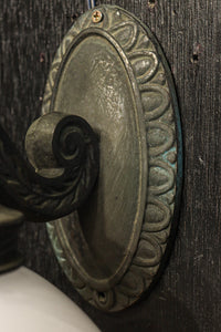 柔和な明かりで周囲を優しく照らす球体型のブラケット　DC8939