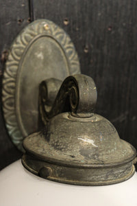 柔和な明かりで周囲を優しく照らす球体型のブラケット　DC8939