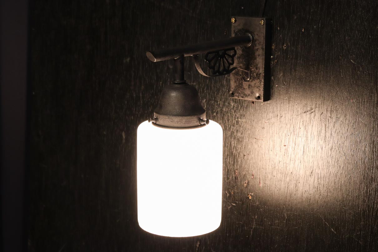 菊の花の透かし模様金具で和の面持ちあるブラケット　DC8947