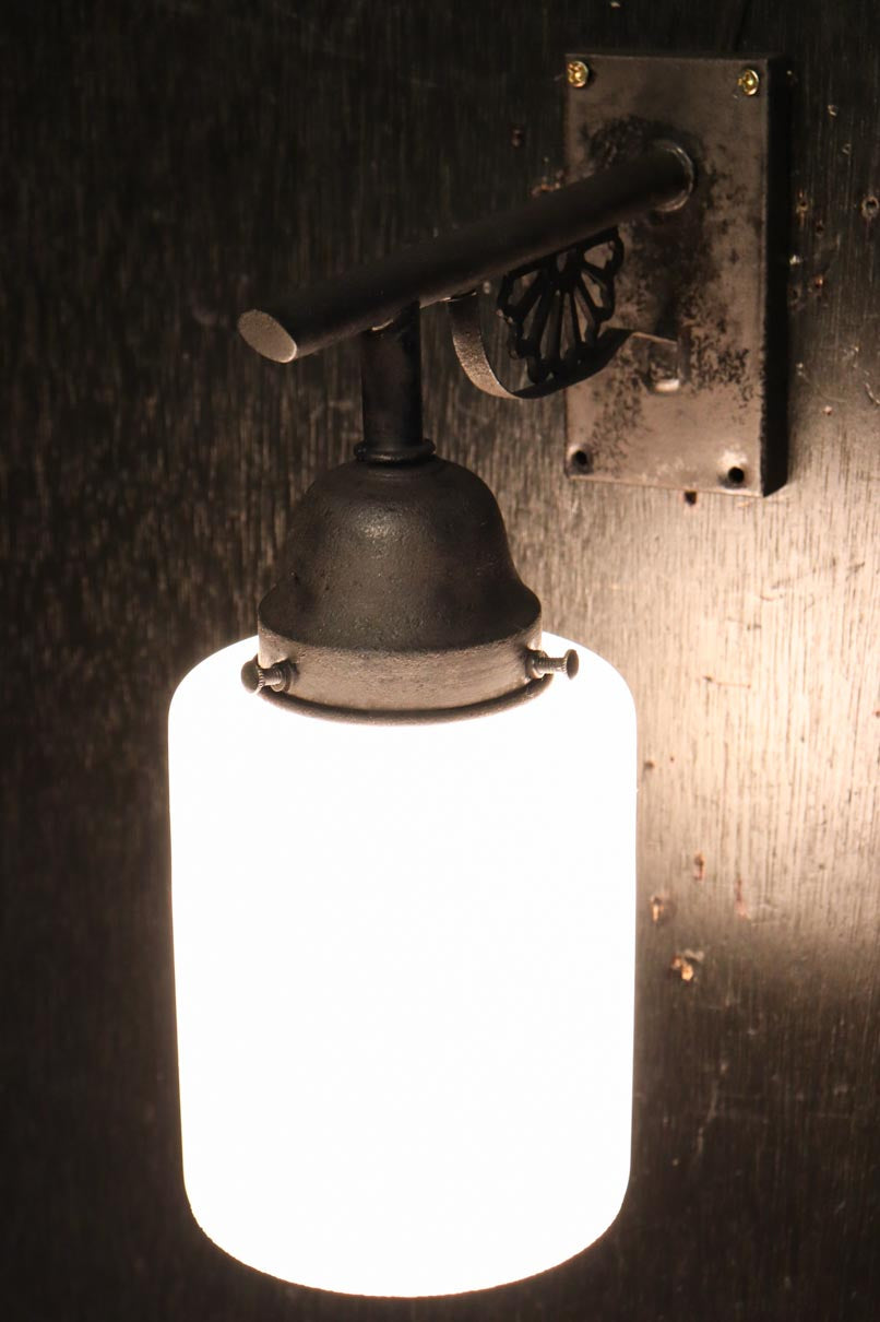 菊の花の透かし模様金具で和の面持ちあるブラケット　DC8947