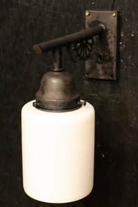 菊の花の透かし模様金具で和の面持ちあるブラケット　DC8947