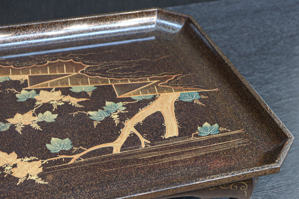 華やかな蒔絵で艶やかな光沢に包まれたお膳　DC8949