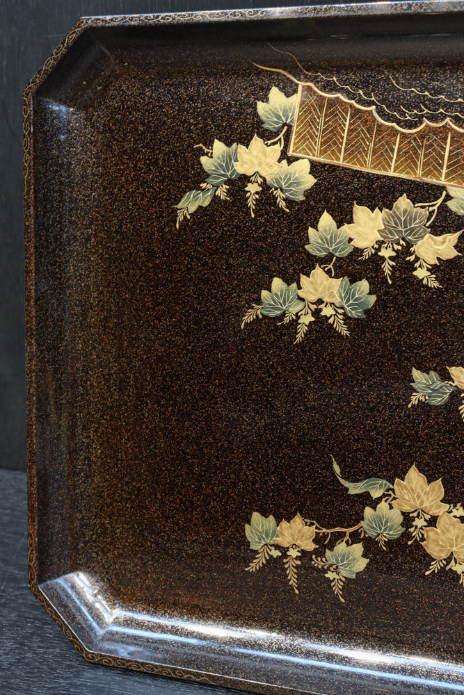 華やかな蒔絵で艶やかな光沢に包まれたお膳　DC8949