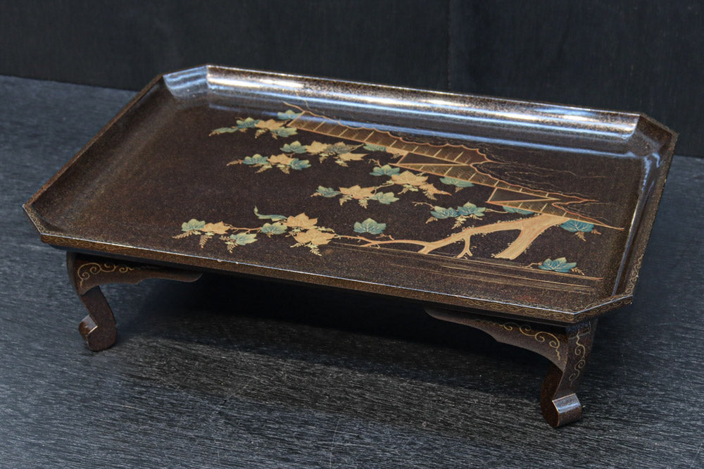 華やかな蒔絵で艶やかな光沢に包まれたお膳　DC8949