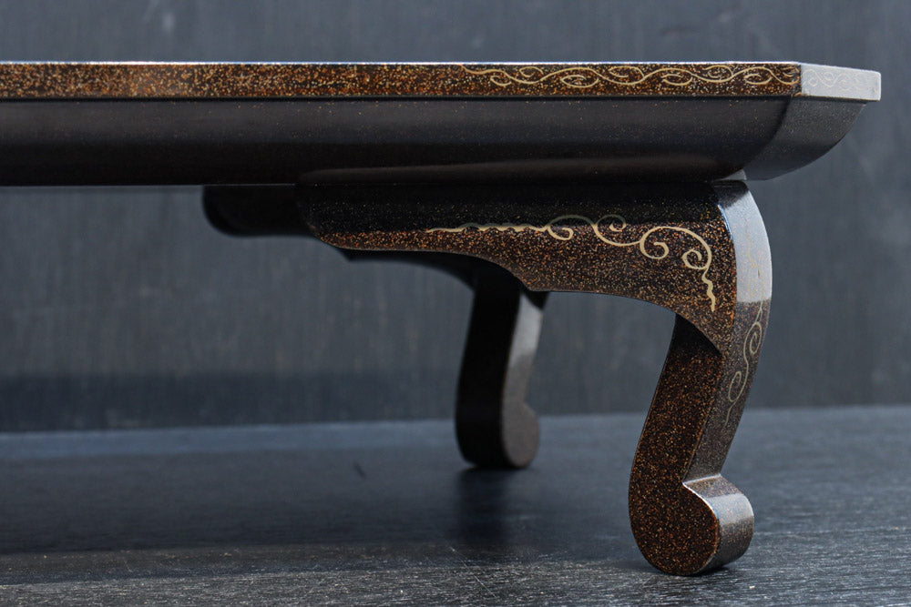 華やかな蒔絵で艶やかな光沢に包まれたお膳　DC8949