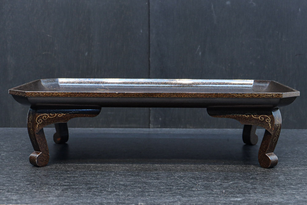 華やかな蒔絵で艶やかな光沢に包まれたお膳　DC8949