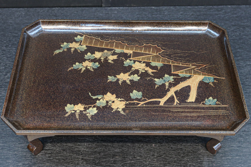 華やかな蒔絵で艶やかな光沢に包まれたお膳　DC8949