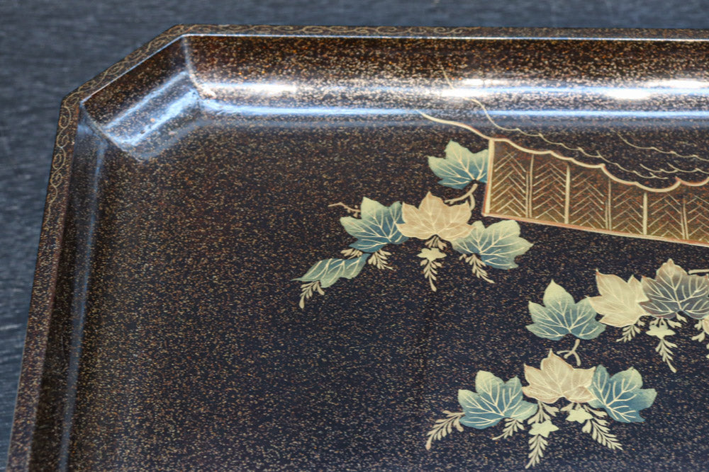 華やかな蒔絵で艶やかな光沢に包まれたお膳　DC8949