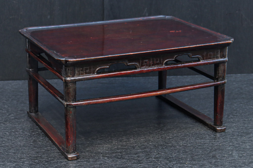 穏やかな色彩に杢目が浮かぶレトロ感溢れる李朝膳　DC8951