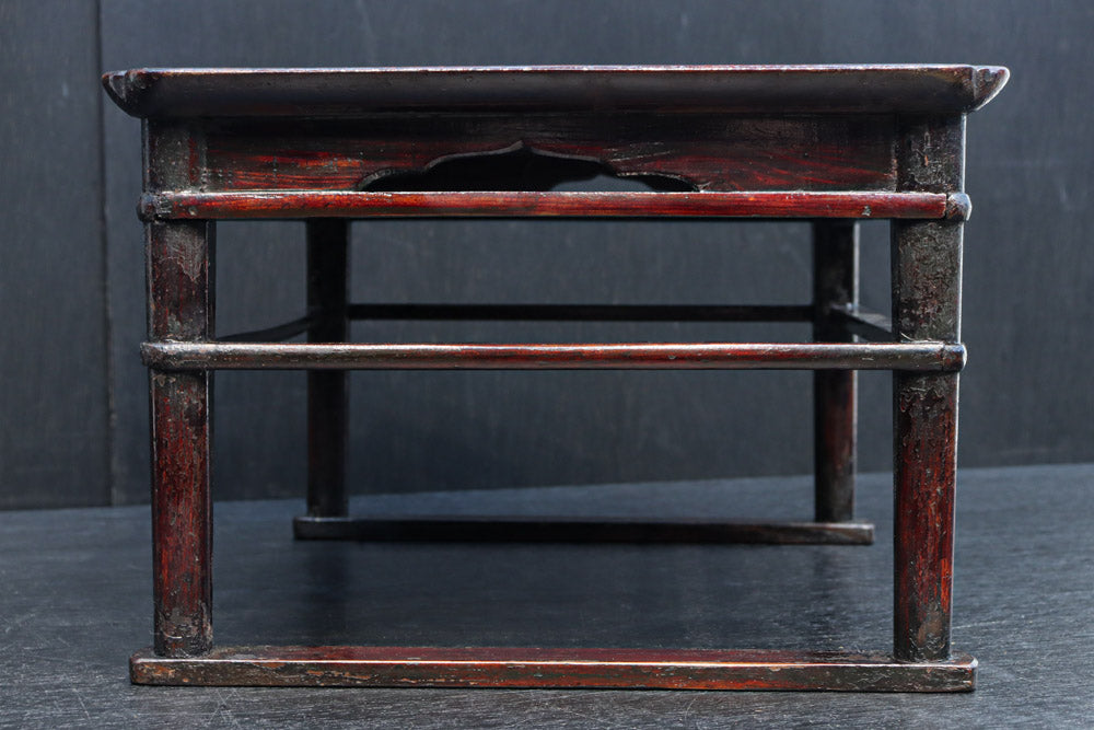 穏やかな色彩に杢目が浮かぶレトロ感溢れる李朝膳　DC8951