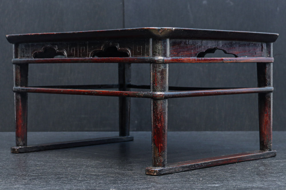 穏やかな色彩に杢目が浮かぶレトロ感溢れる李朝膳　DC8951