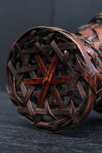 温かみのある色彩で美しいシルエットの花籠　DC8953