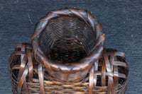 一輪挿しに!! 小型の壁掛け竹編み花カゴ　DC8954