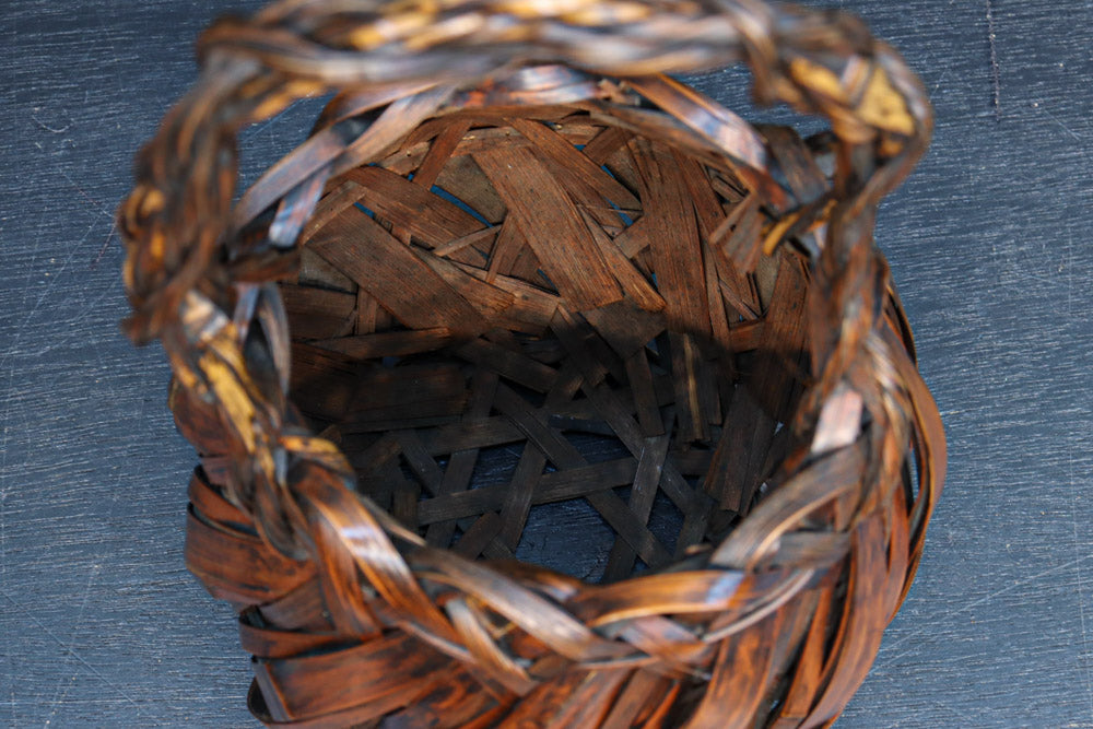 丸みをつけた竹編みが魅力の花カゴ　DC8955