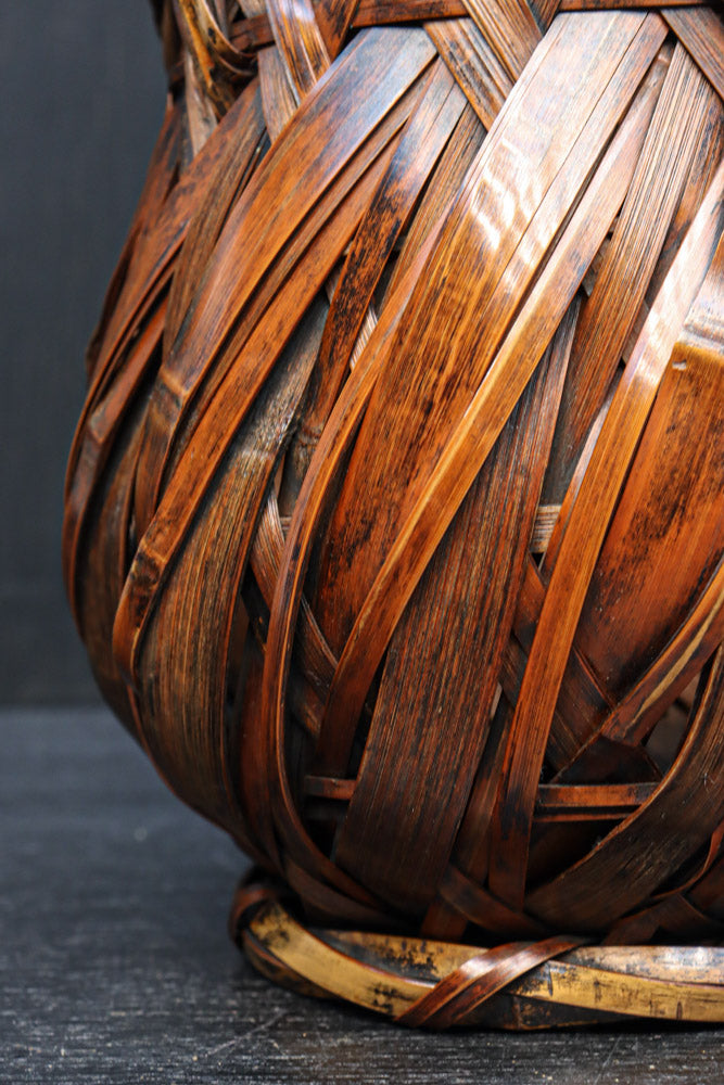 丸みをつけた竹編みが魅力の花カゴ　DC8955