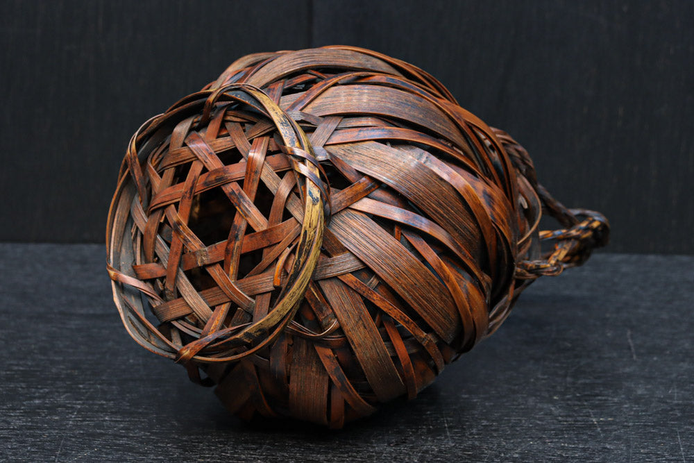 丸みをつけた竹編みが魅力の花カゴ　DC8955