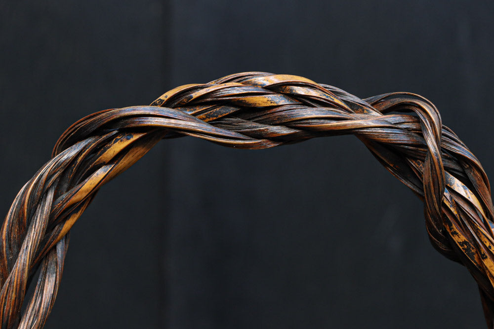 丸みをつけた竹編みが魅力の花カゴ　DC8955