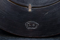 朱漆の花柄で華やかな面持ちの鎌倉彫の壁掛け鏡　DC8957