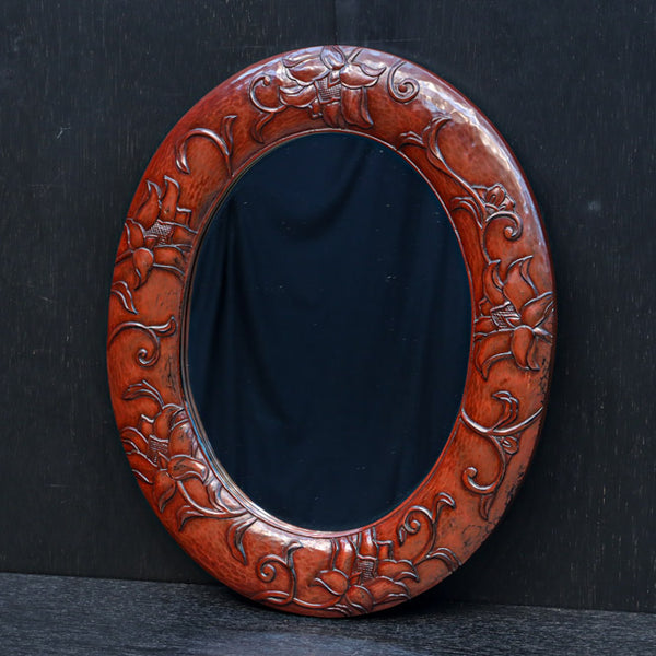 朱漆の花柄で華やかな面持ちの鎌倉彫の壁掛け鏡 DC8957 – 古福庵