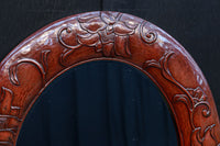 朱漆の花柄で華やかな面持ちの鎌倉彫の壁掛け鏡　DC8957