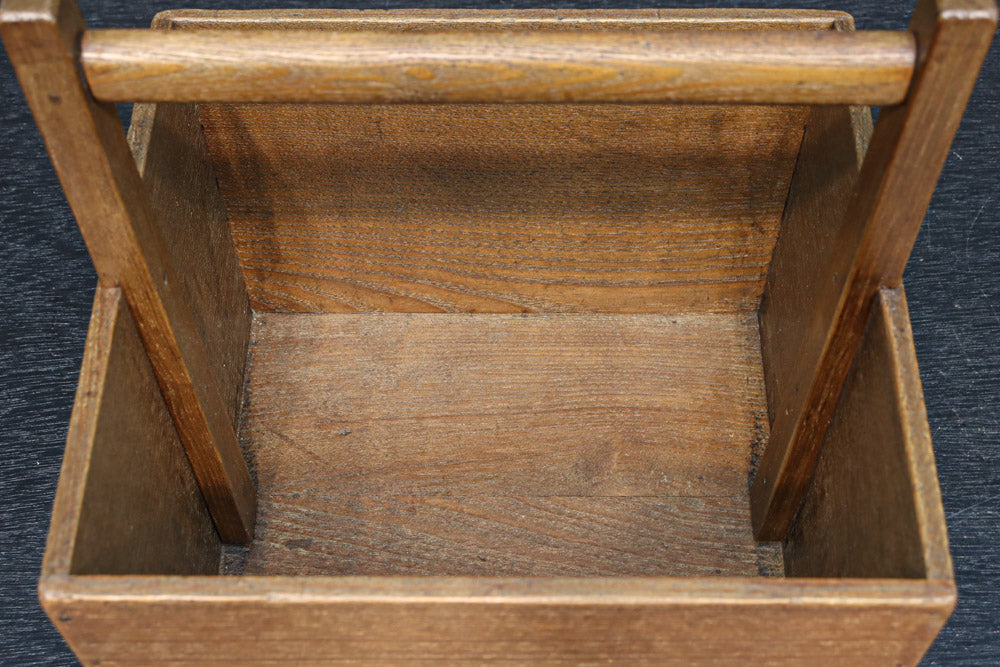 木地色の穏やかな杢目が魅力の持ち手付き炭入れ　DC8958ab　在庫(a:1 b:1)個