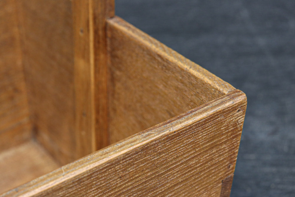 木地色の穏やかな杢目が魅力の持ち手付き炭入れ　DC8958ab　在庫(a:1 b:1)個