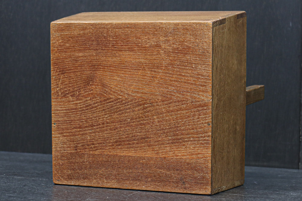 木地色の穏やかな杢目が魅力の持ち手付き炭入れ　DC8958ab　在庫(a:1 b:1)個