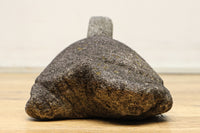 素朴な雰囲気のカメの石像　DC8975